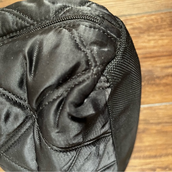 EUC Eddie Bauer quilted shoulder bag. Black. Lots of room! - Picture 8 of 15